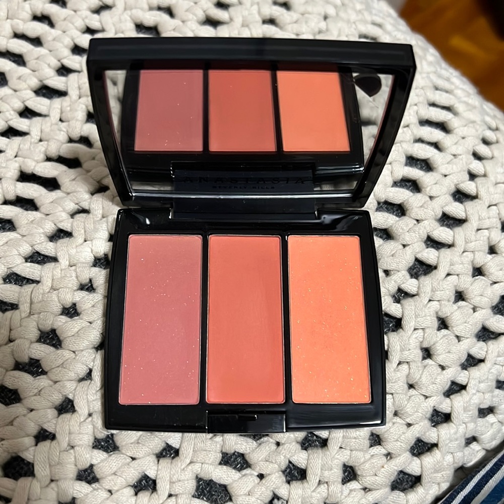 Anastasia Beverly Hills Blush Trio in Peachy Love